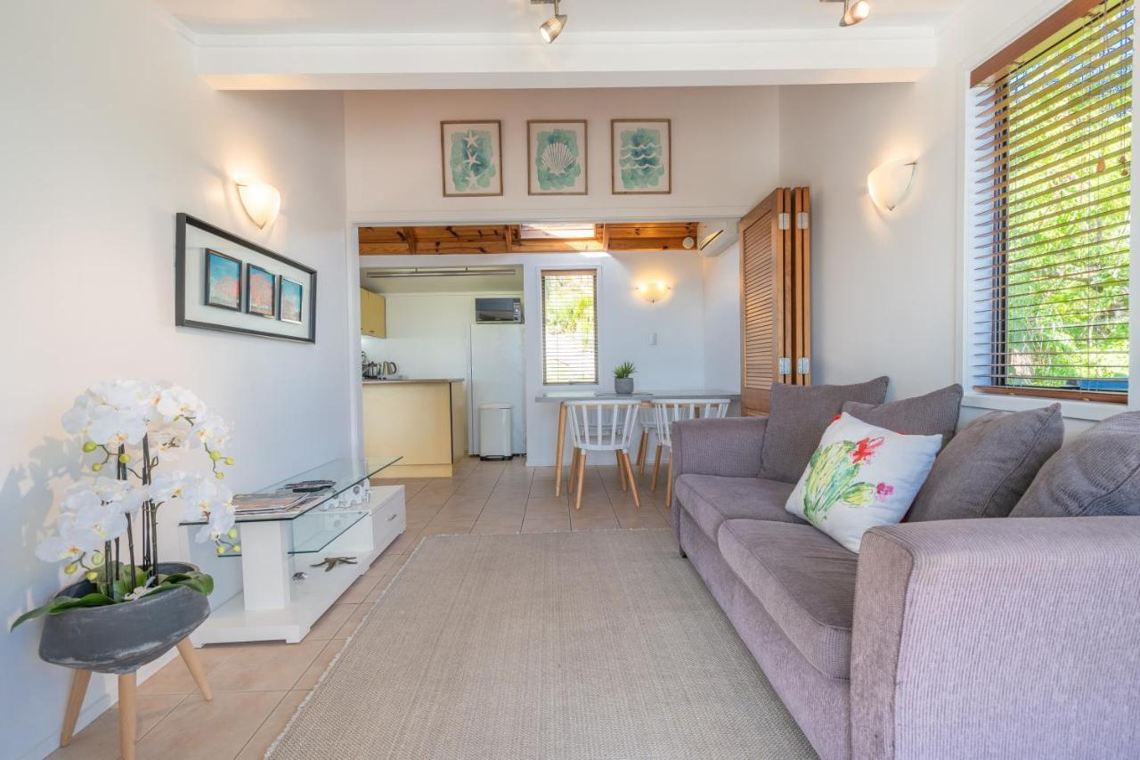 Palm Beach Cottage With Private Spa Pool Bagian luar foto