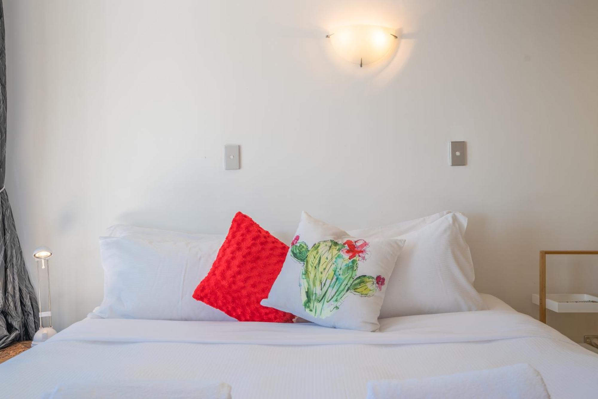 Palm Beach Cottage With Private Spa Pool Bagian luar foto